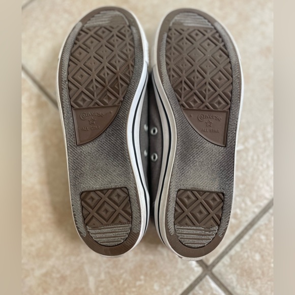 Gray Converse Sneakers Women’s Size 8 - Picture 8 of 10